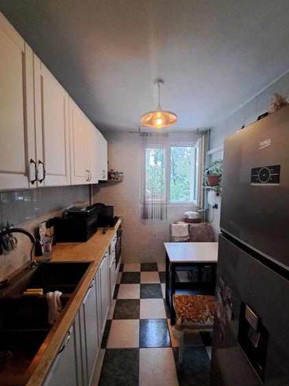 Apartament cu 4 camere decomandat în Central