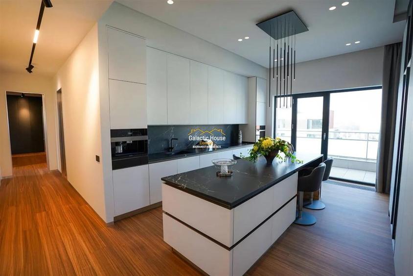 Penthouse cu 5 camere decomandat în Băneasa