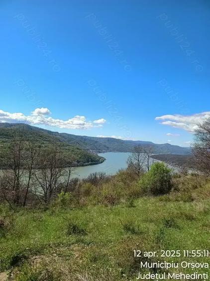 Teren de 18500 mp, în Central