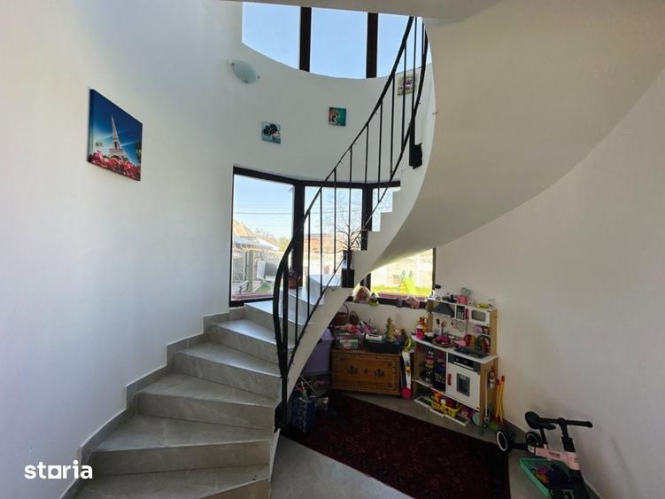 Casă cu 4 camere decomandat cu Teren 1482 Mp în Nojorid