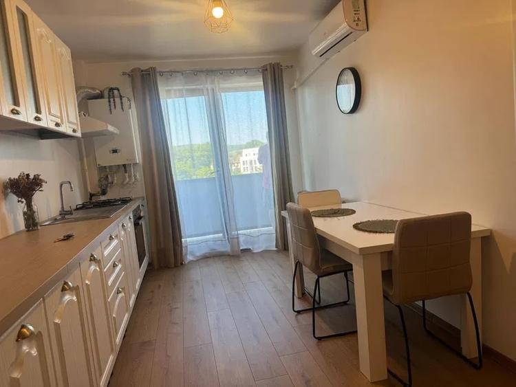 Apartament cu 2 camere semidecomandat, mobilat în Dâmbul Rotund