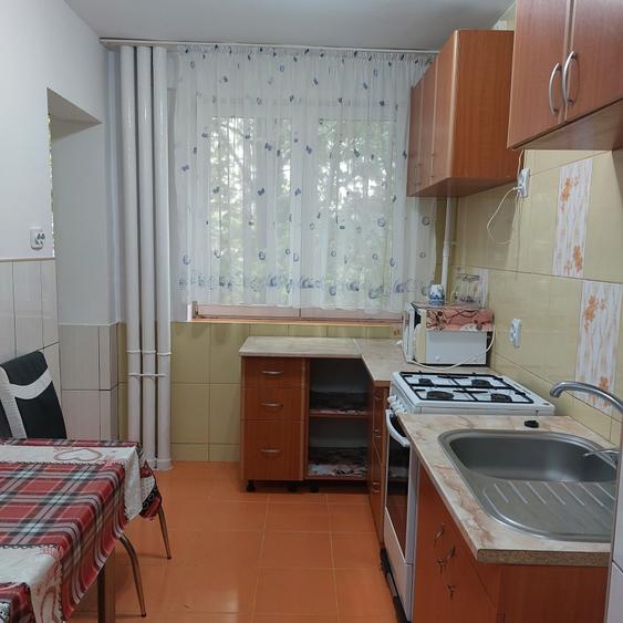 Apartament cu 2 camere semidecomandat în Vatra Luminoasă