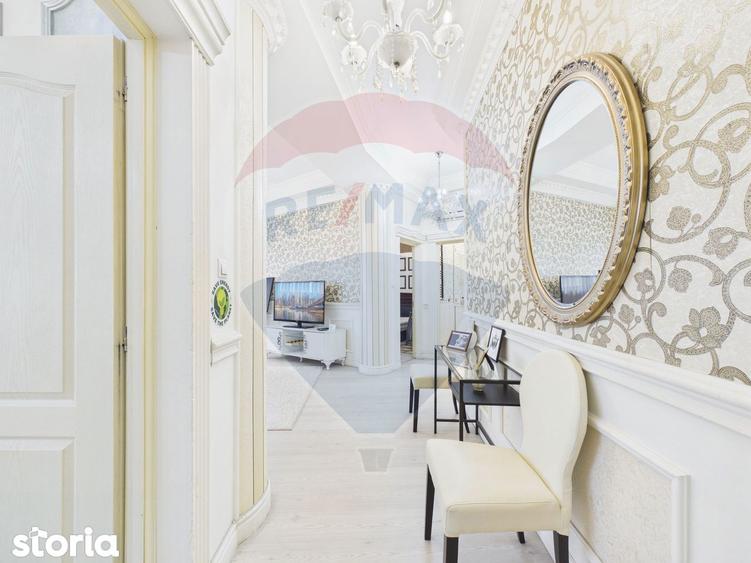 Apartament cu 3 camere semidecomandat, mobilat în Centrul Istoric