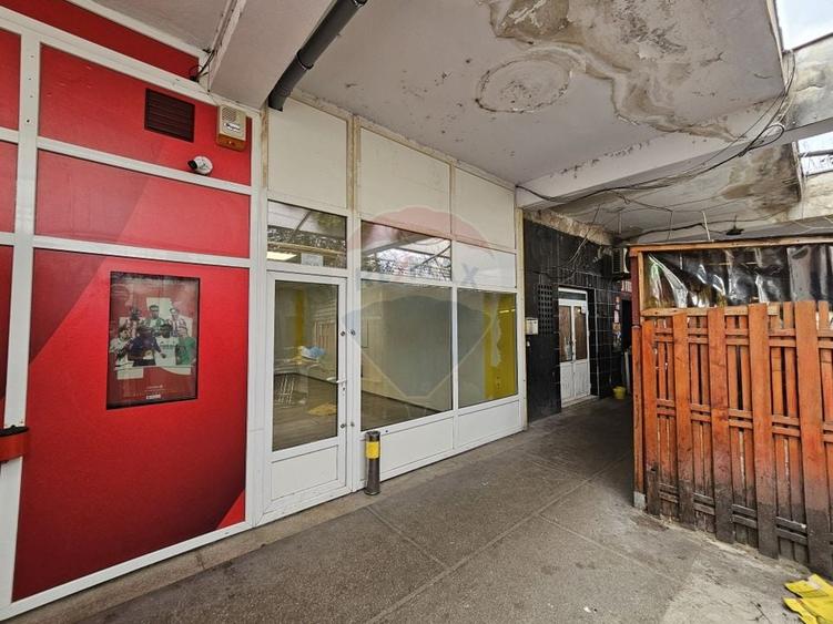 Spațiu comercial, de 45 mp, în Titan