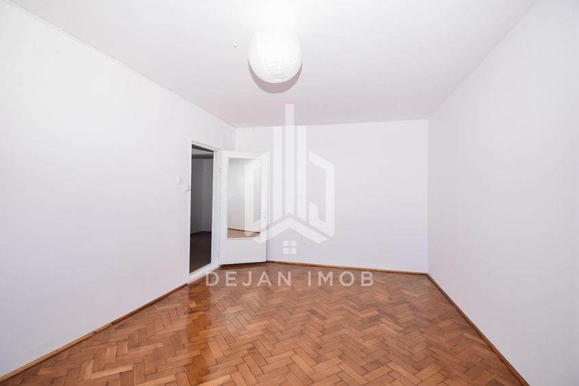 Apartament cu 3 camere decomandat în Simeria