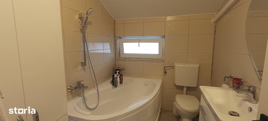 Casă cu 5 camere cu Teren 360 Mp în Calea București