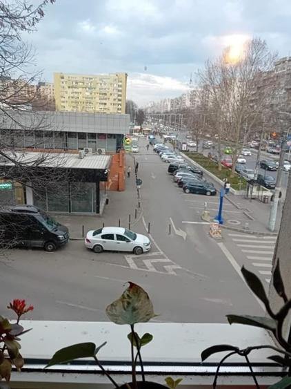 Apartament cu 4 camere semidecomandat, mobilat în Gorjului