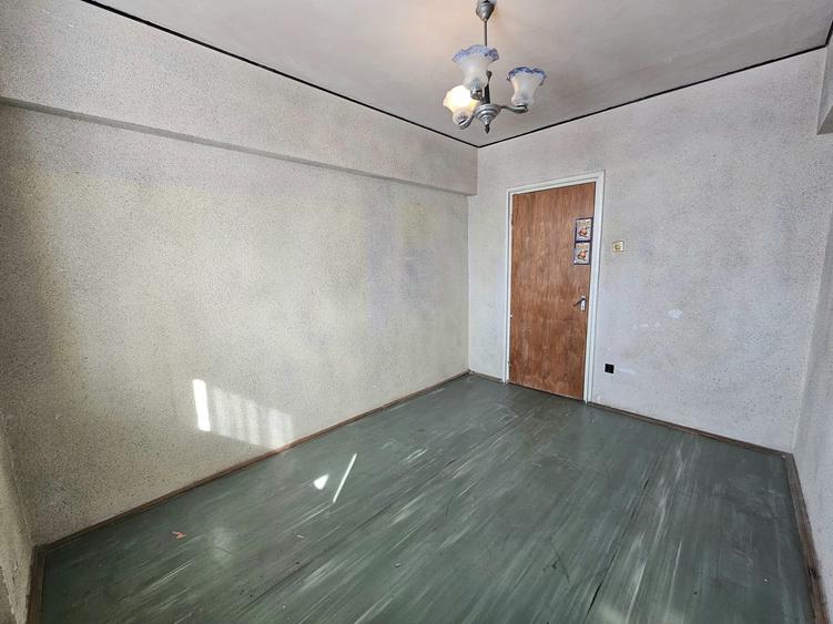 Apartament cu 3 camere în Drumul Taberei
