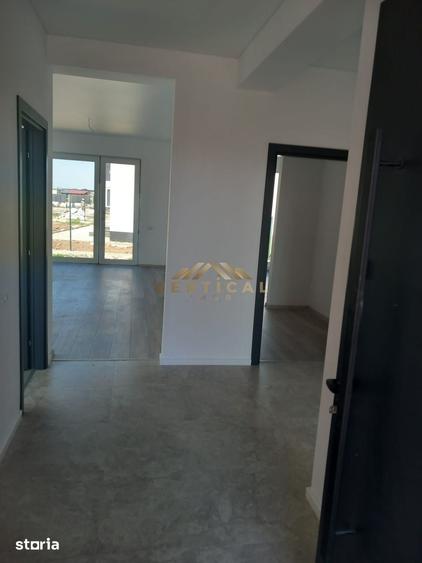 Apartament cu 3 camere în Berceni