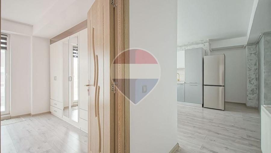 Apartament cu 3 camere decomandat, mobilat în Tractorul