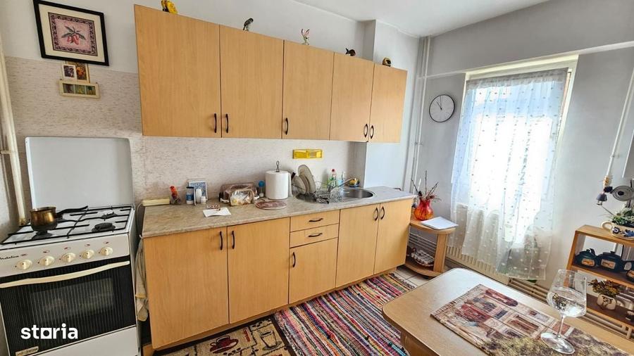 Apartament cu 3 camere decomandat în Centrul Civic