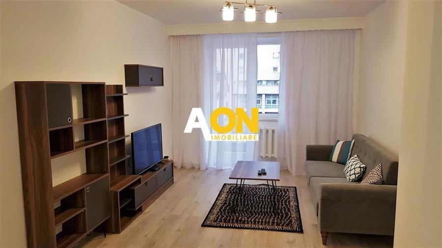 Apartament cu 3 camere decomandat în Central — fotografia 1