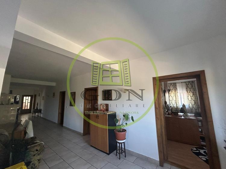 Hotel/Pensiune, de 2,963 mp, în Cernele