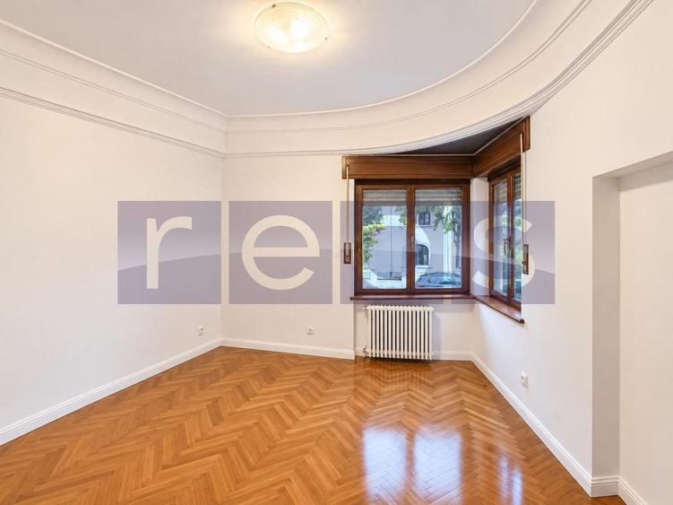 Apartament cu 4 camere în Aviatorilor