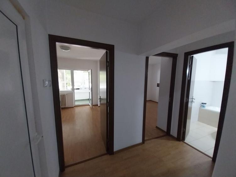 Spațiu comercial, de 90 mp, în Amara