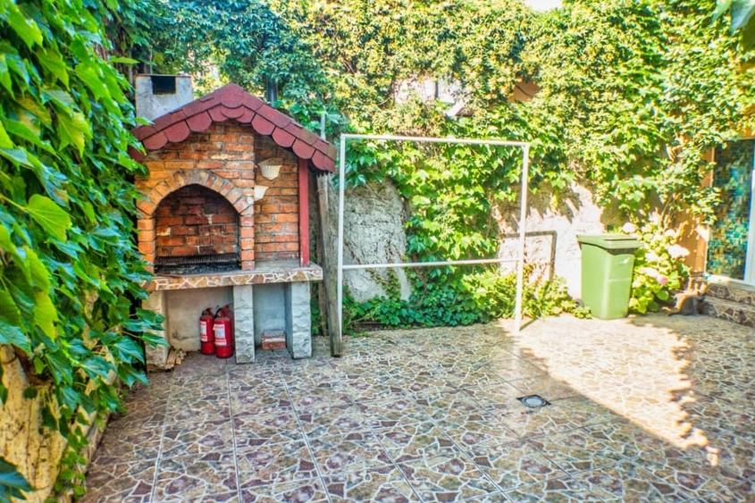 Casă cu Teren 100 Mp în Tineretului