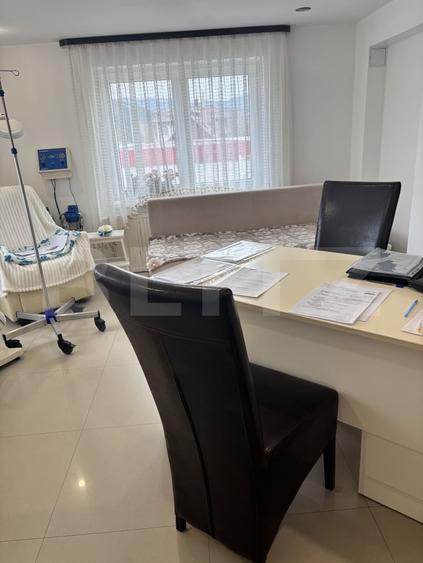 Casă individuală cu 6 camere cu Canalizare în Vatra Dornei