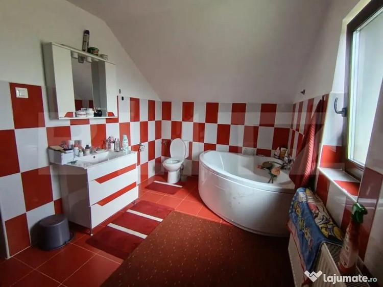 Casă cu 4 camere cu Teren 800 Mp în Central