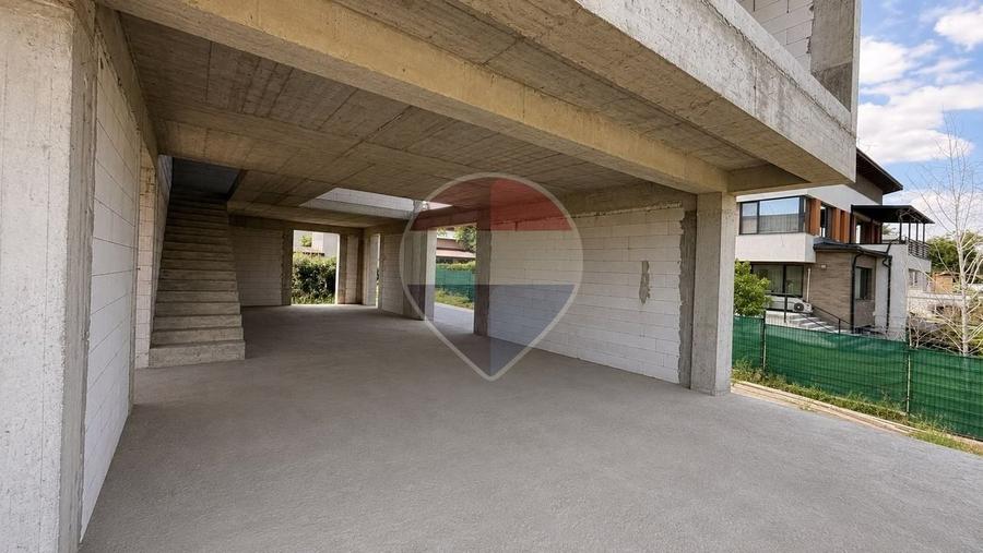 Casă individuală cu 5 camere cu Teren 420 Mp în Corbeanca