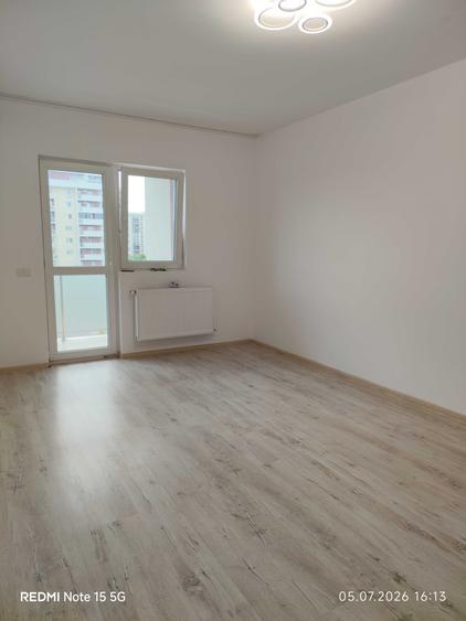 Ofer spre inchiriere apartament 2 camere nemobilat in complexul kristal residence, parcare proprie , contract de inchiriere. Pret 350 euro - 6