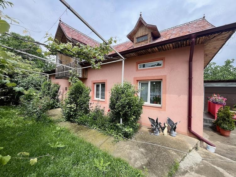 Casă cu 4 camere cu Teren 680 Mp în Central