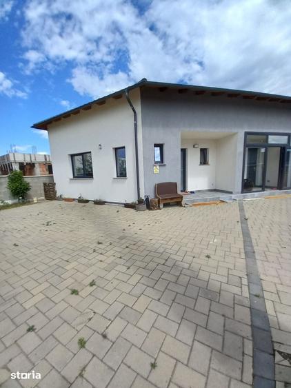 Casă cu 2 camere cu Teren 150 Mp în Ipotești
