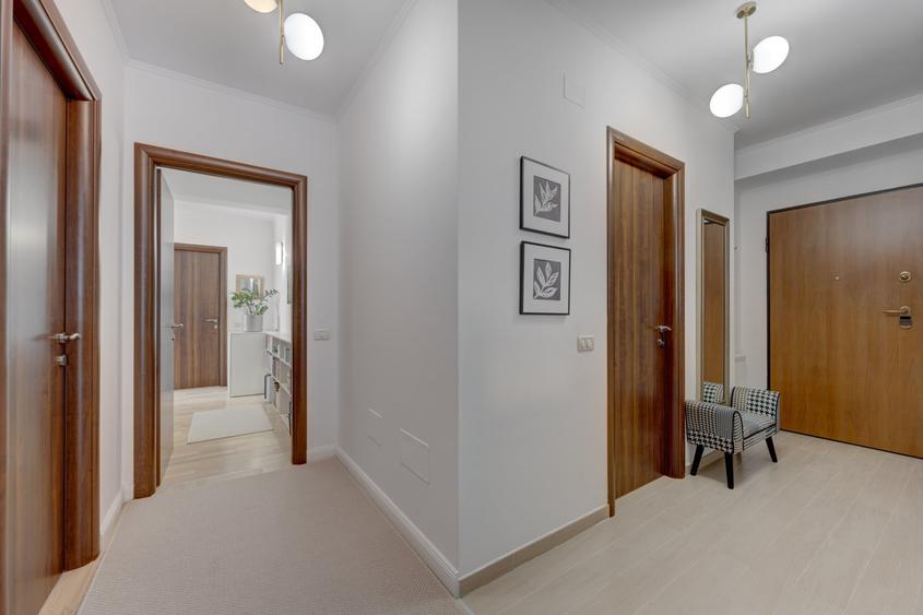 Apartament cu 4 camere decomandat, mobilat în Sisești