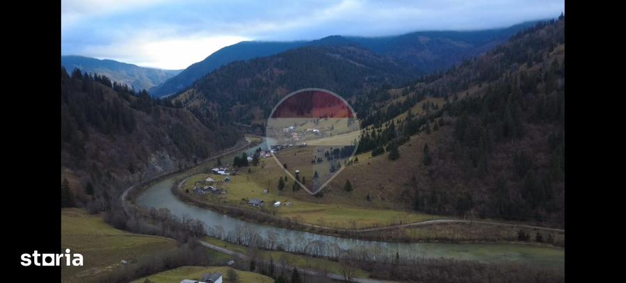 Teren de 35858 mp, în Poiana Stampei