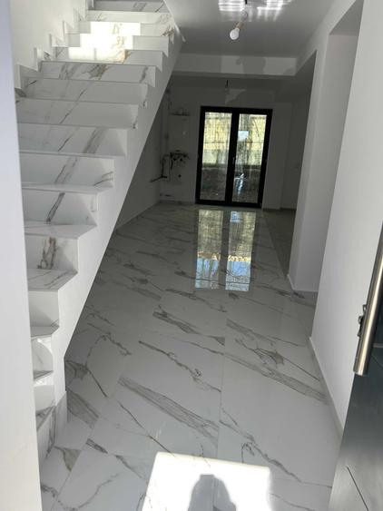 Casă cu 4 camere în Păcuri