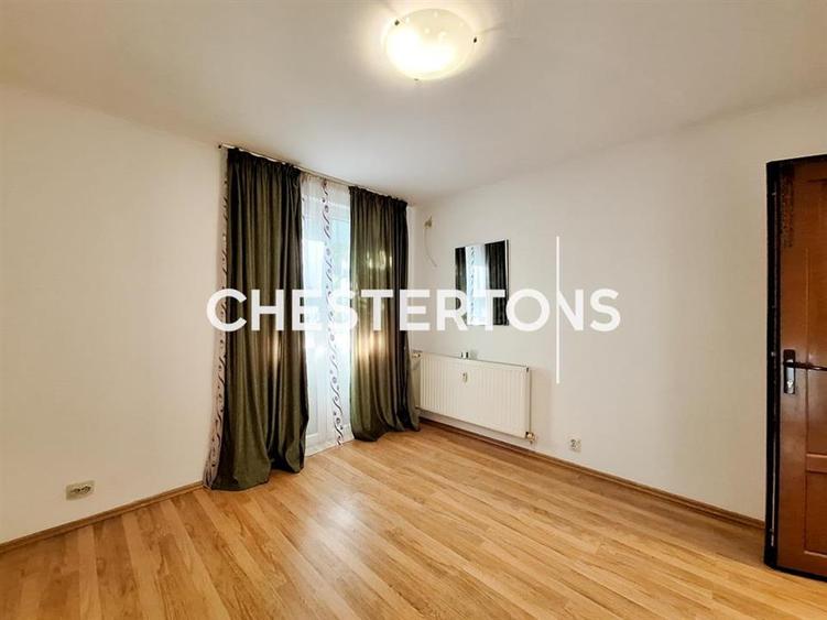Apartament cu 3 camere semidecomandat, mobilat în Titan