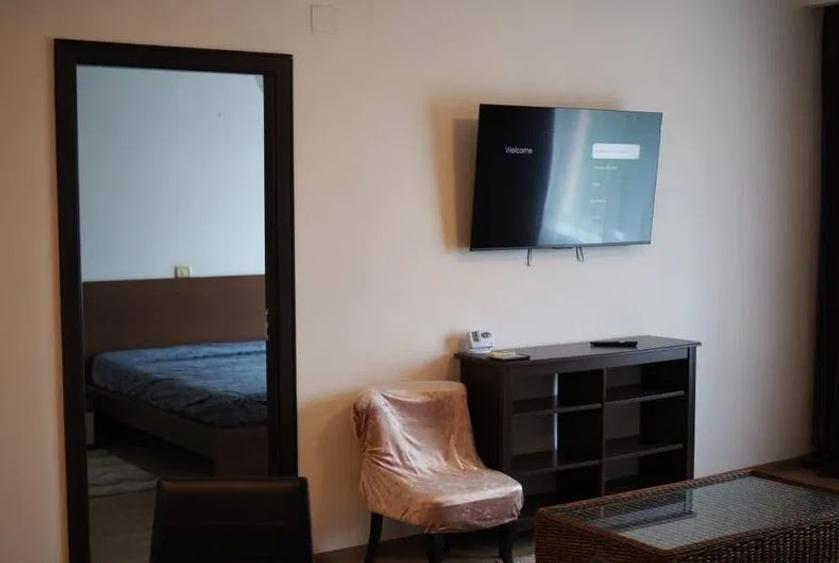 Apartament cu 2 camere semidecomandat, mobilat în P-ța Alba Iulia