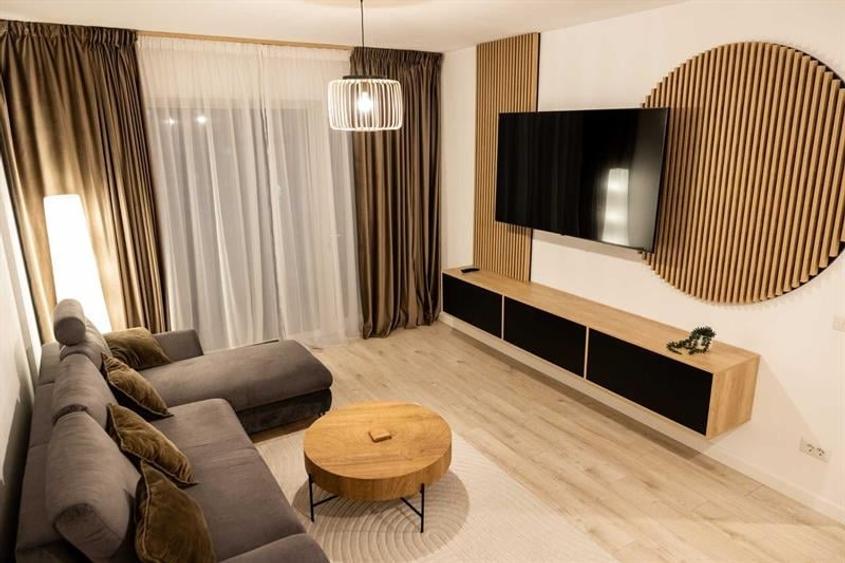 Apartament cu 2 camere decomandat, mobilat în Calea București