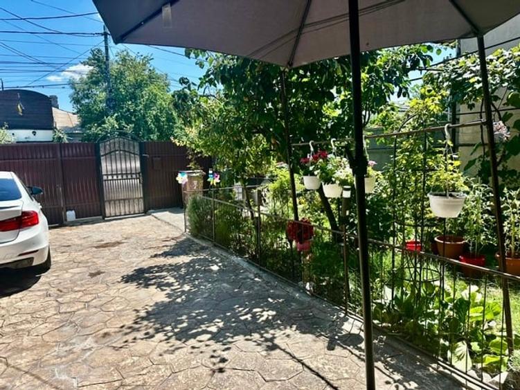 Casă individuală cu 6 camere cu Canalizare în Bucureștii Noi