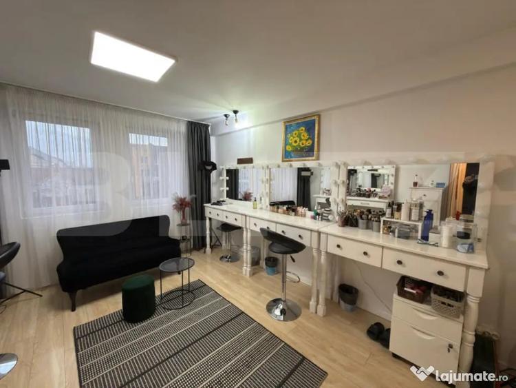 Apartament cu 3 camere decomandat în Central