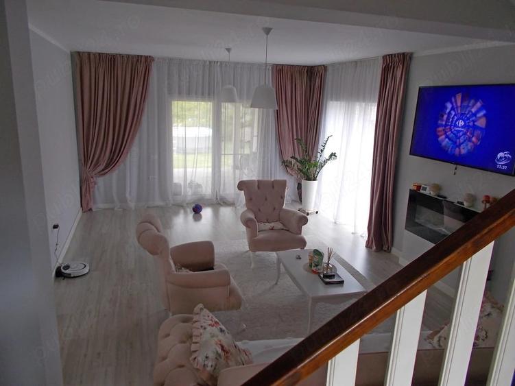 Casă cu 4 camere cu Teren 1190 Mp în Parța