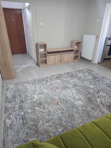 Garsonieră decomandată în Central