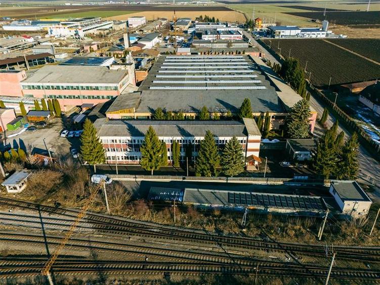 Spațiu comercial, de 2,920 mp, în Periferie