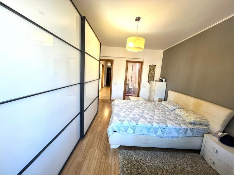 Apartament cu 4 camere decomandat, mobilat în P-ța Alba Iulia