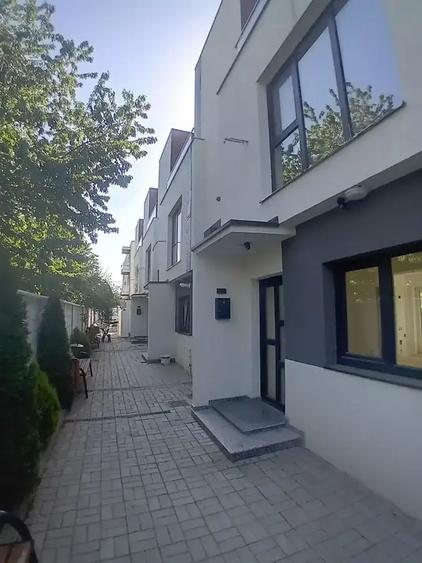 Duplex cu 4 camere cu Canalizare în Chitila