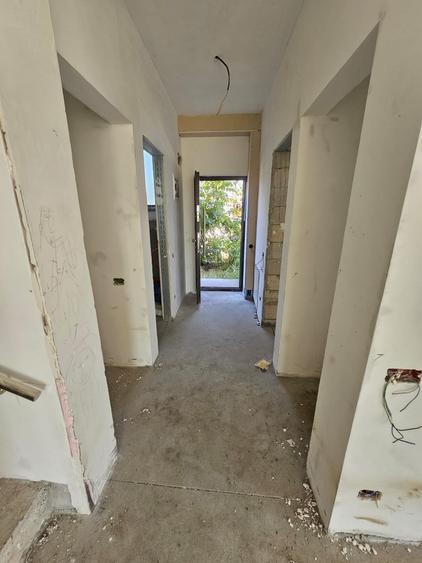 Duplex cu 4 camere cu Canalizare în Vest