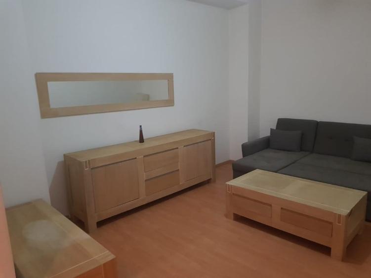 Apartament cu 3 camere semidecomandat în Ultracentral