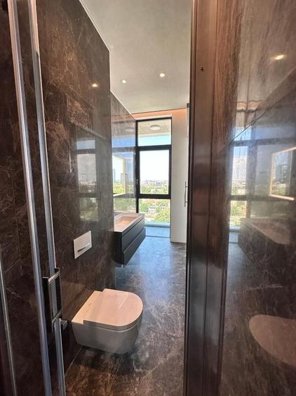 Penthouse cu 4 camere decomandat în Barbu Văcărescu