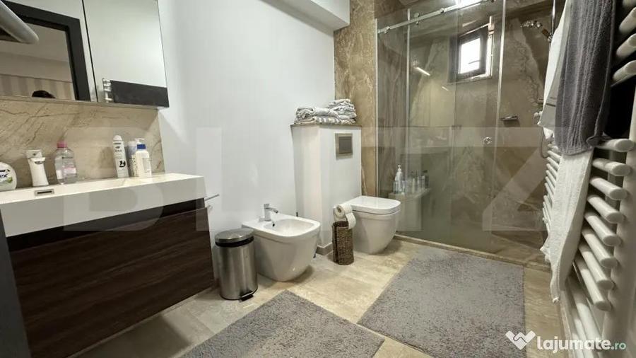 Apartament cu 3 camere semidecomandat în Nufărul