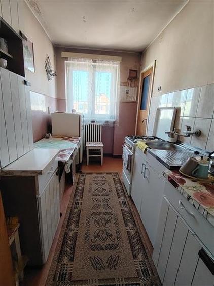 Apartament cu 3 camere decomandat, mobilat în Central