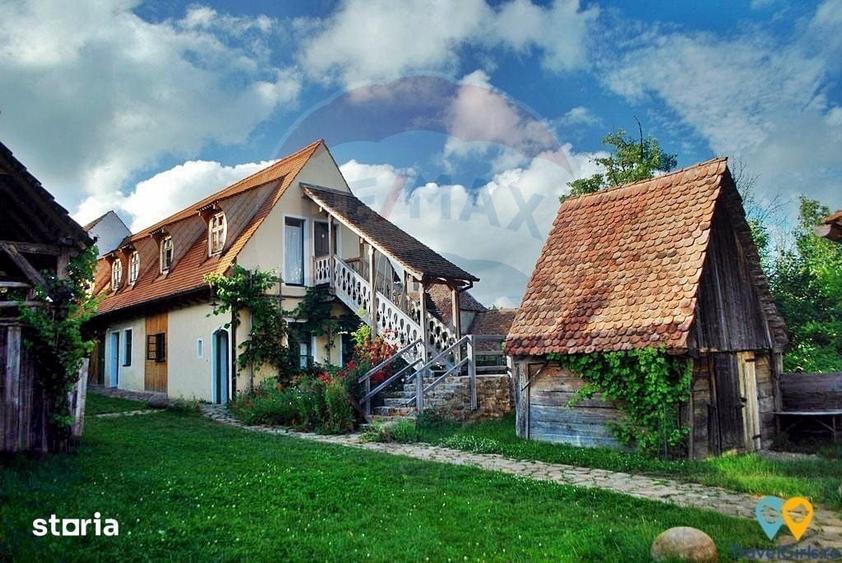 Casă cu 6 camere cu Teren 1997 Mp în Moșna