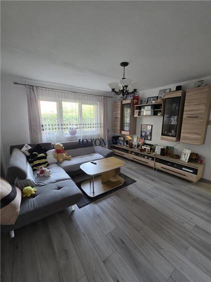 Apartament cu 3 camere decomandat în Micro 16