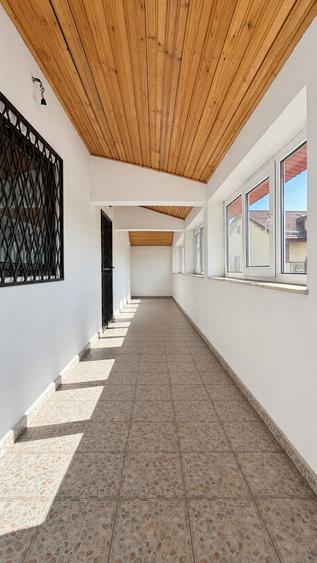 Casă individuală cu 6 camere cu Canalizare în Central