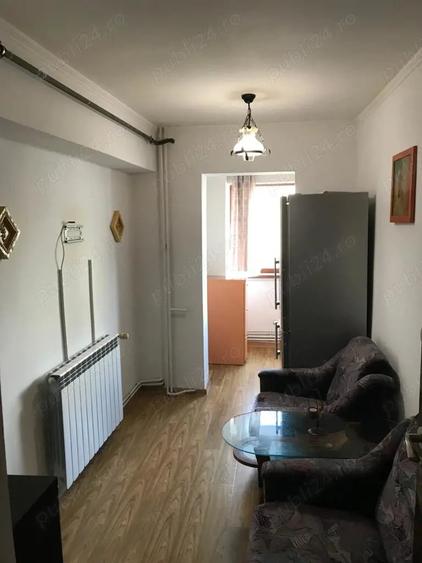 Garsonieră decomandată în Central