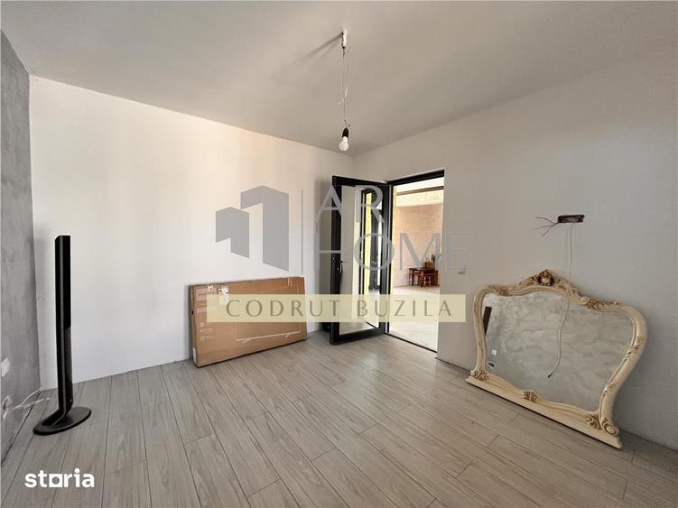 Casă cu 7 camere cu Teren 962 Mp în Mănești