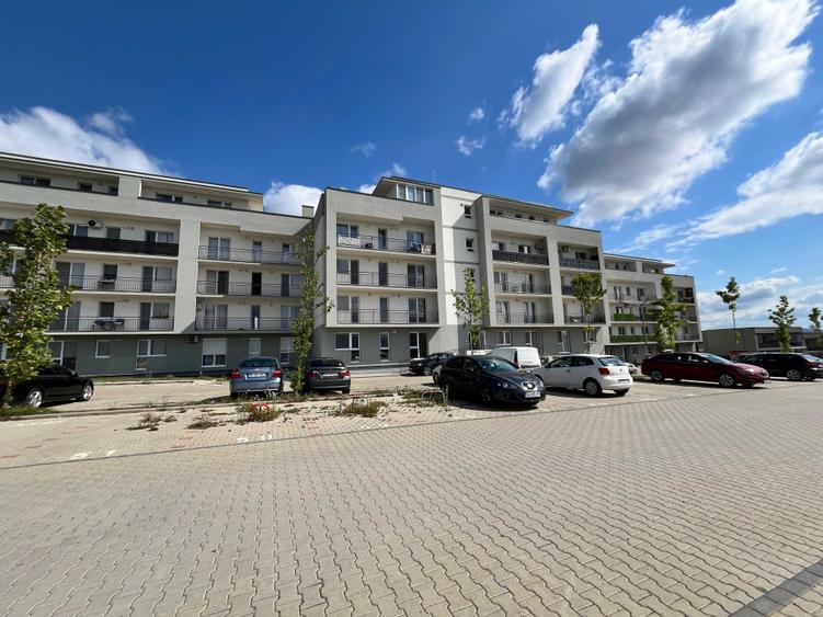 Apartament cu 2 camere semidecomandat în Turnișor